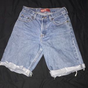 VINTAGE HIGHWAISTED LEVI BLUE DENIM SHORTS